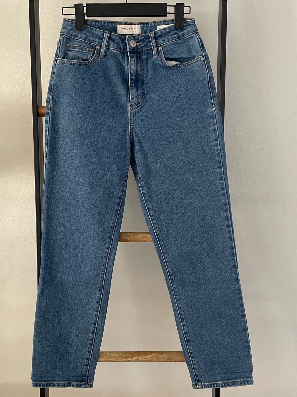 PacSun Mom Jeans
Size 25